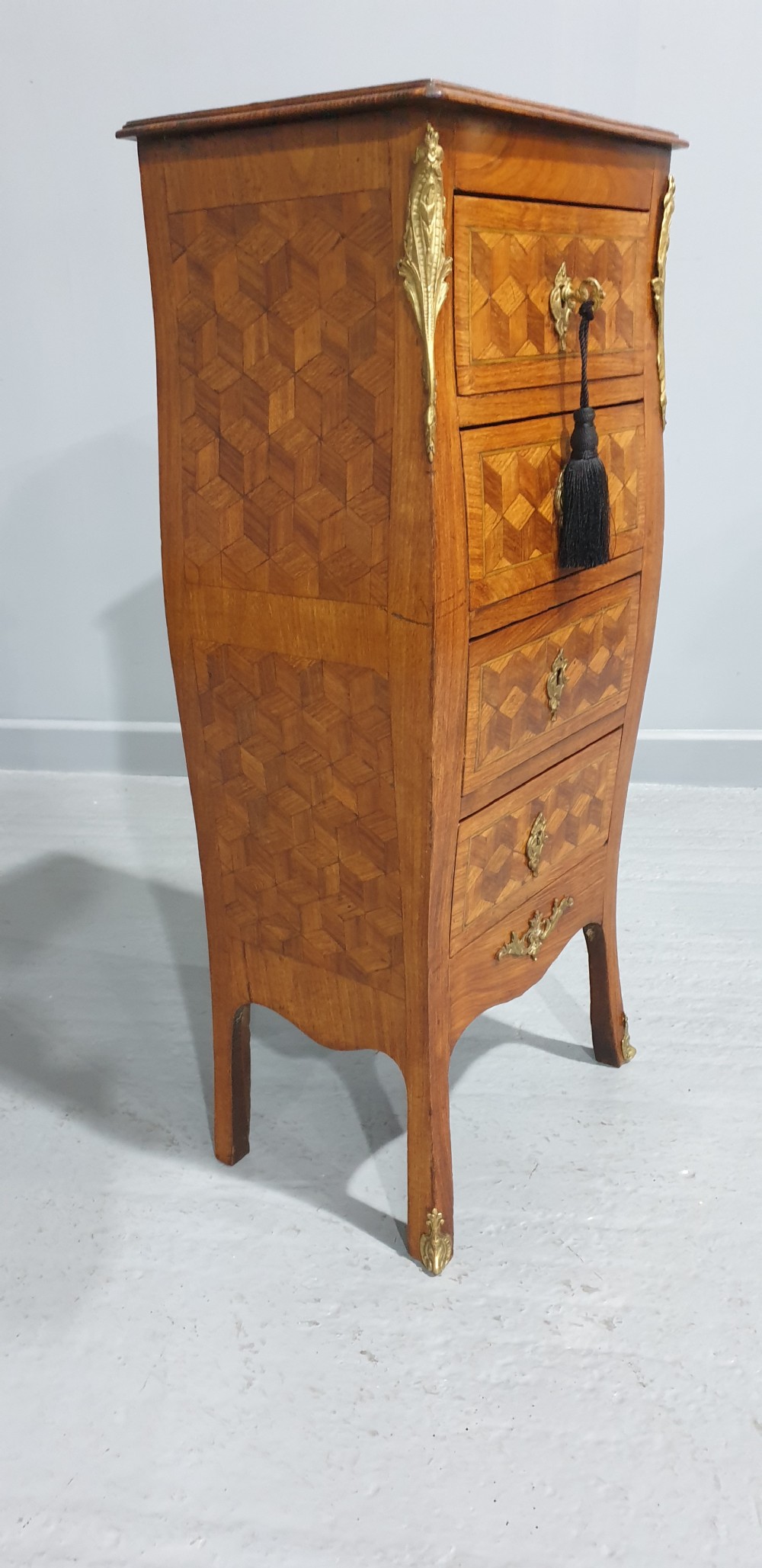 Wonderful Parquetry Semanier Chest of Drawers View V