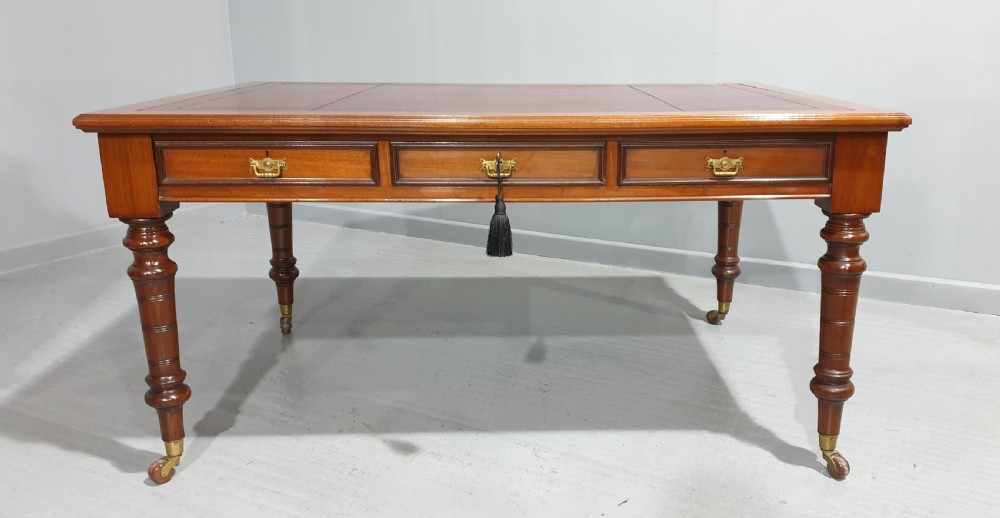 Superb Mahogany Partners Desk View II