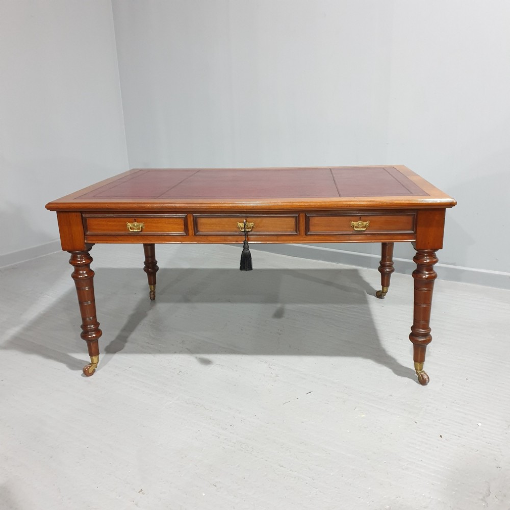 Superb Mahogany Partners Desk