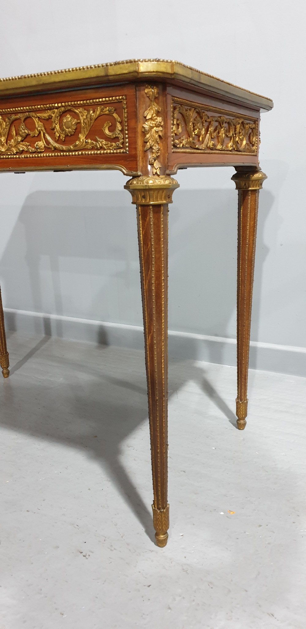 Wonderful French Bijouterie Display Table View V