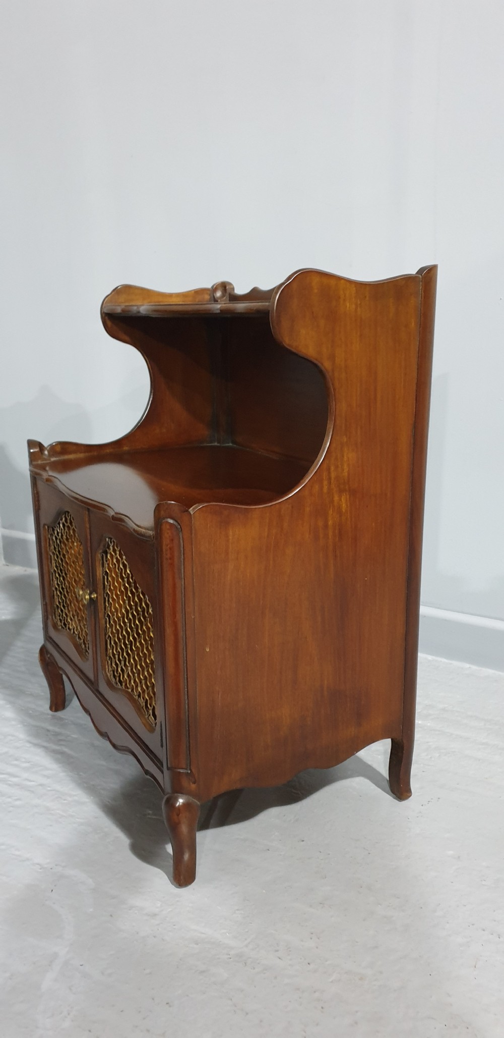 Good Pair Mahogany Bedside Lamp Cabinets View VI