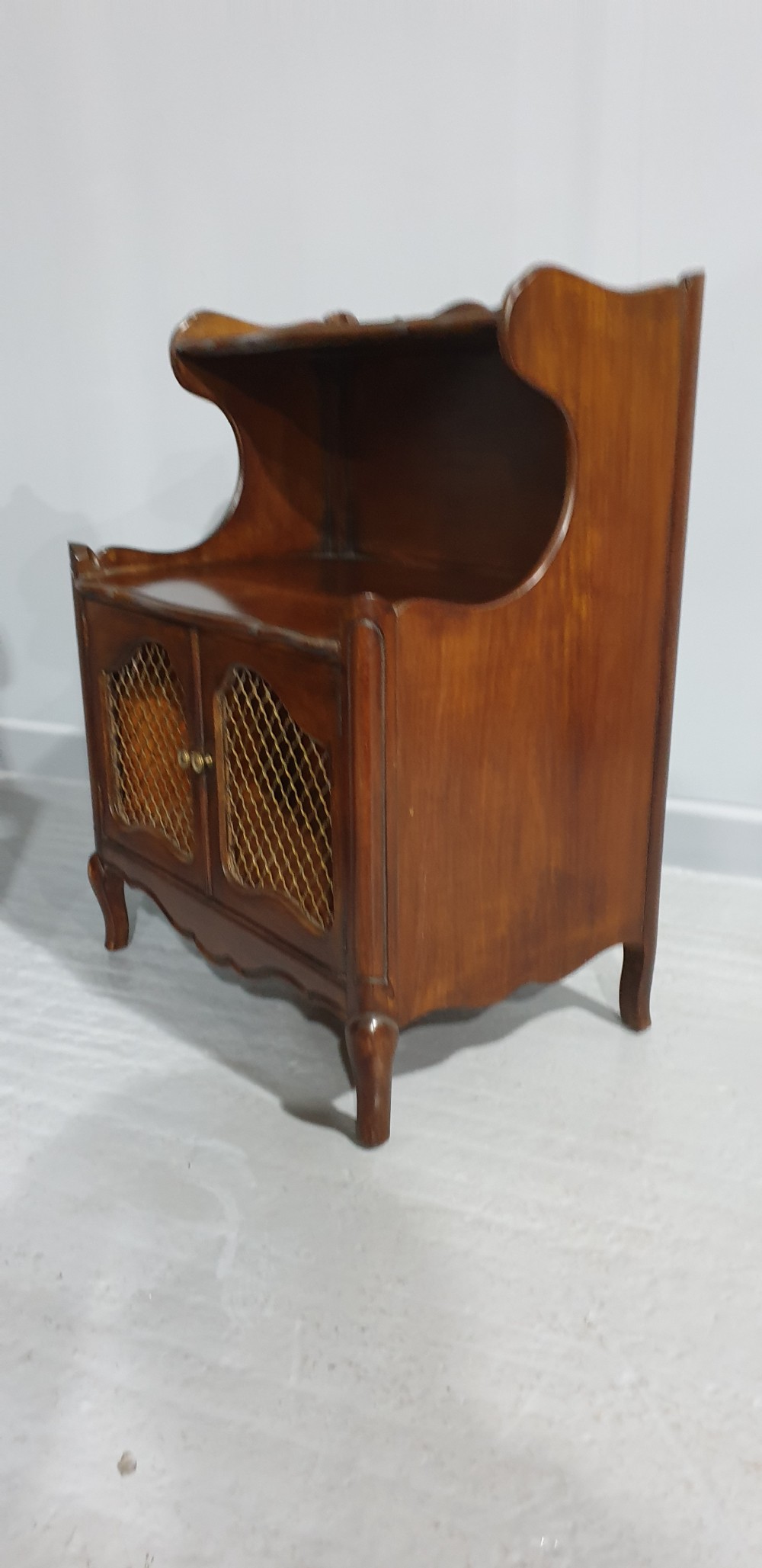 Good Pair Mahogany Bedside Lamp Cabinets View VII