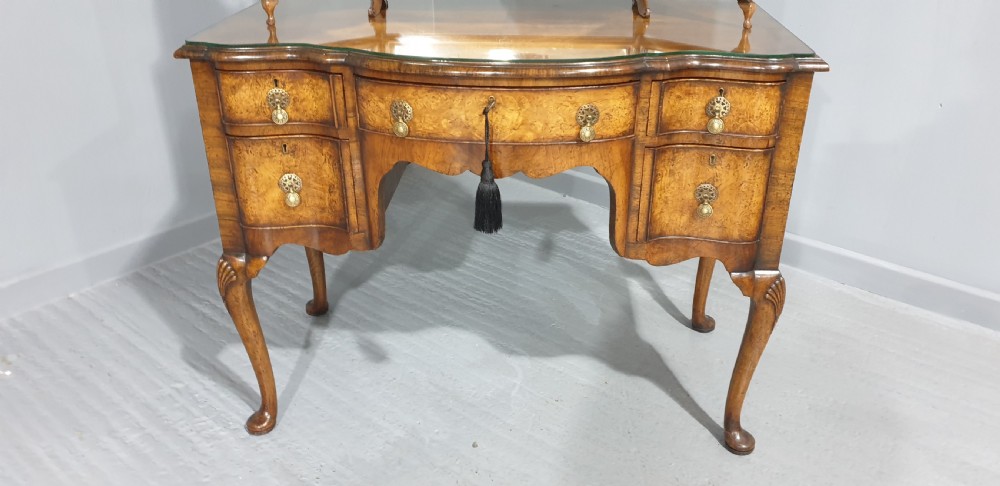 Superb Serpentine Walnut Dressing Table View IV