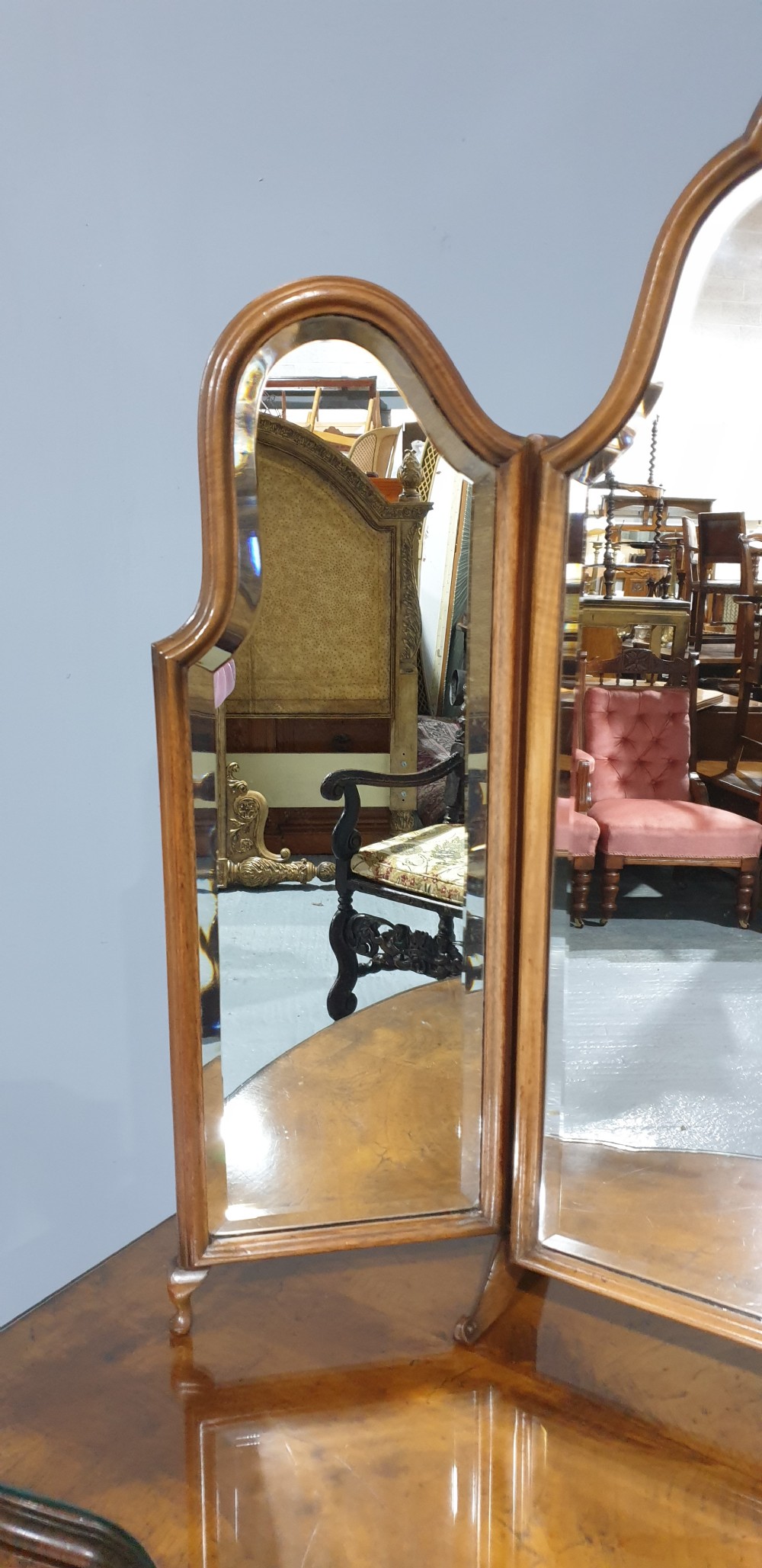 Superb Serpentine Walnut Dressing Table View VI