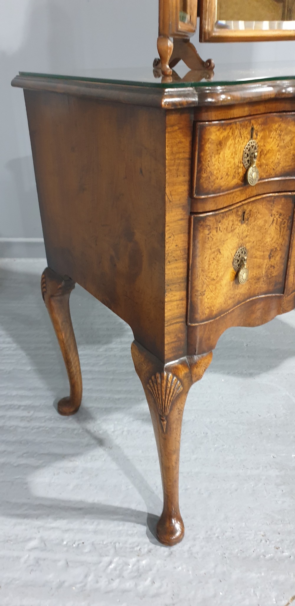 Superb Serpentine Walnut Dressing Table View XII