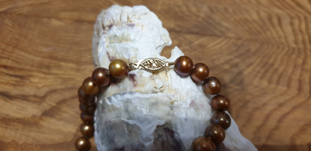 Brown Cultured Pearl Necklace View IV