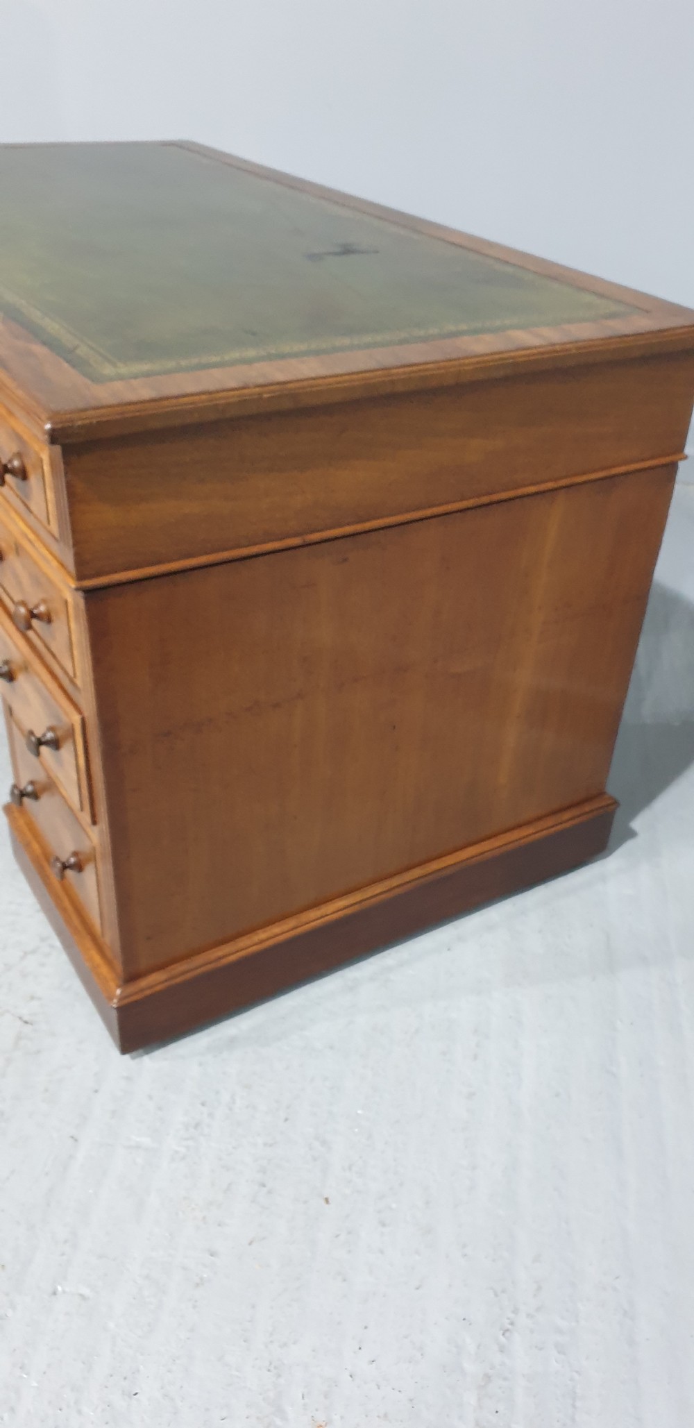 Very Good Victorian Mahogany Pedestal Desk View IV