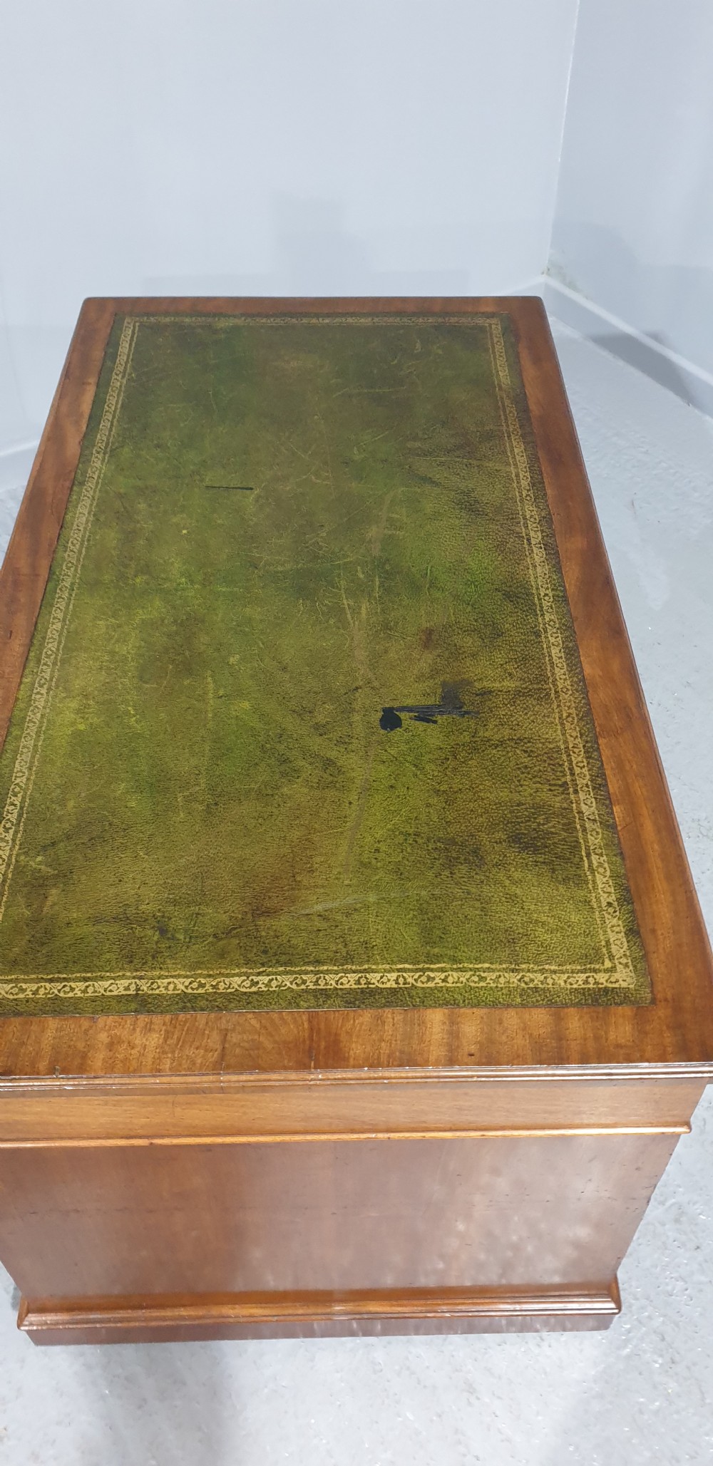 Very Good Victorian Mahogany Pedestal Desk View XII