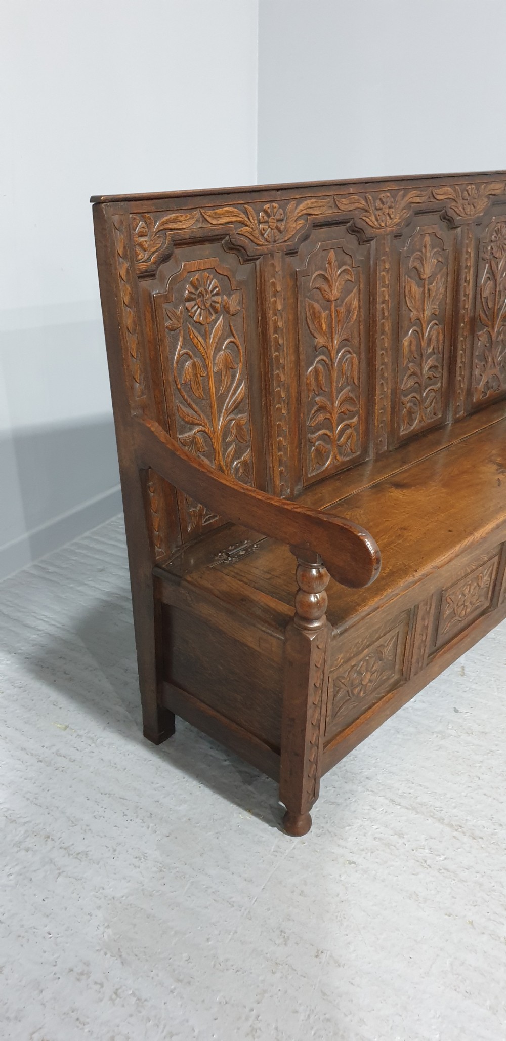 Superb Oak Settle View VI