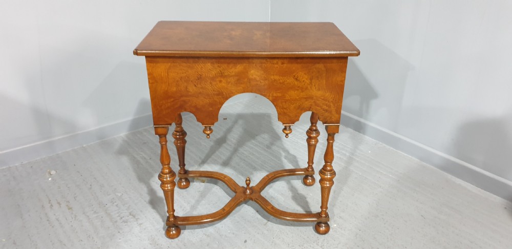 Pretty Queen Anne Lowboy View X
