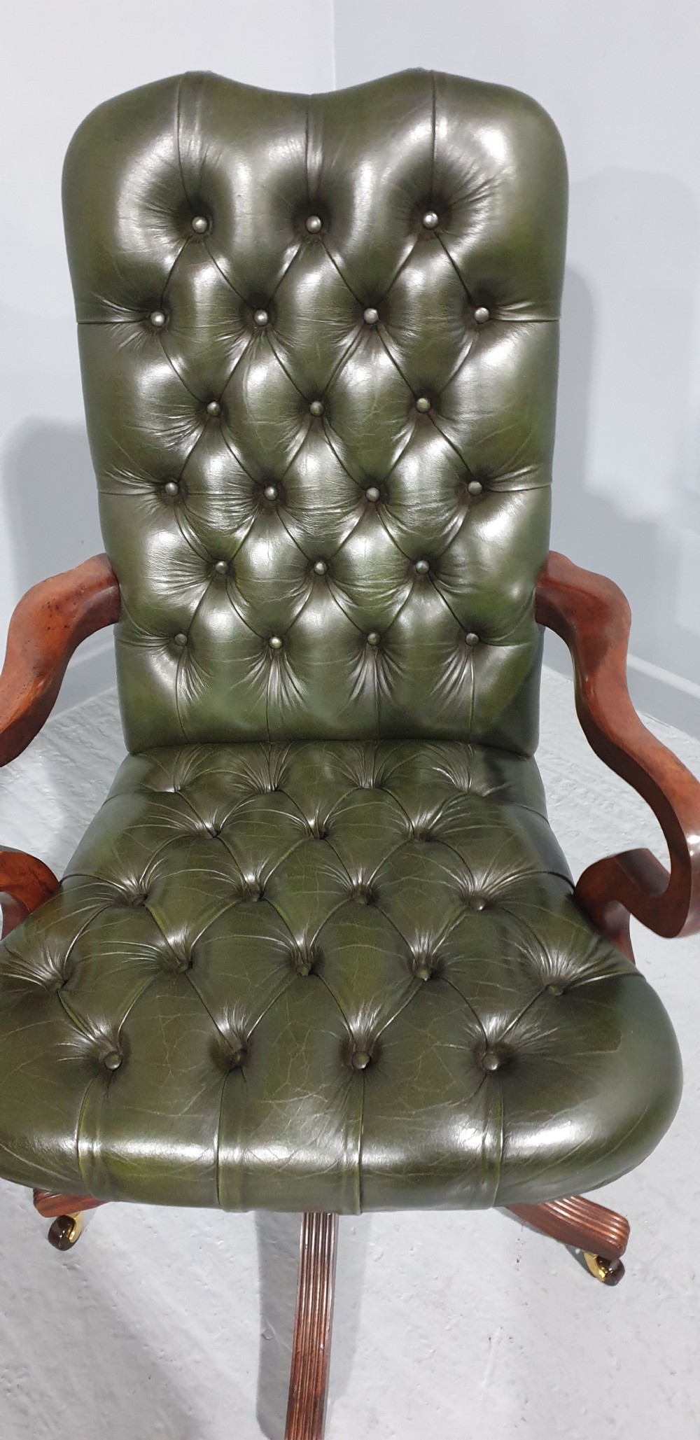 Super Green Leather Desk Chair View V