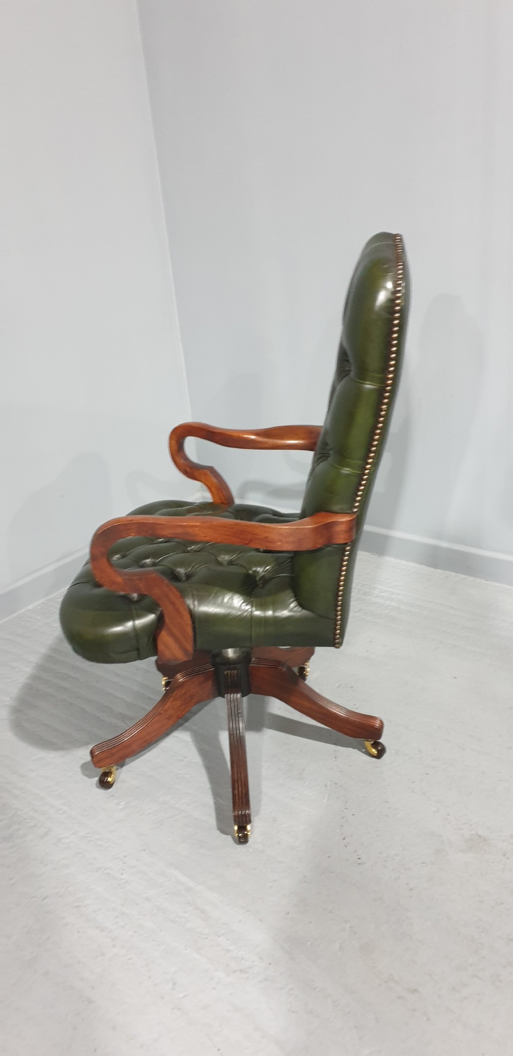 Super Green Leather Desk Chair View VIII