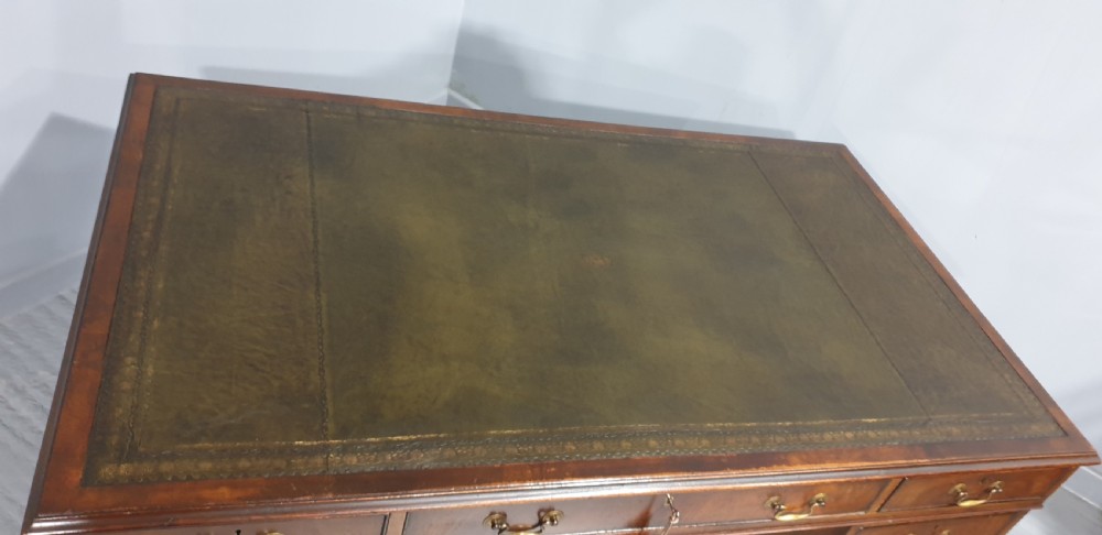 Very Nice Mahogany Pedestal Desk View VII
