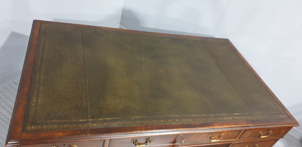 Very Nice Mahogany Pedestal Desk View VIII