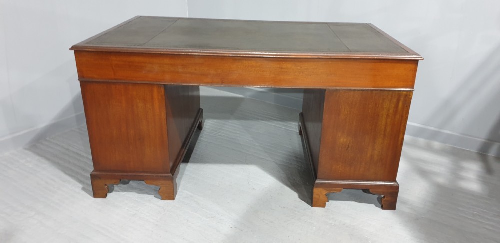 Very Nice Mahogany Pedestal Desk View X