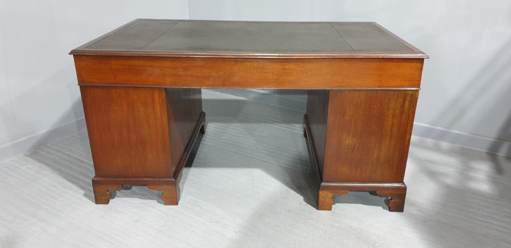 Very Nice Mahogany Pedestal Desk View XI