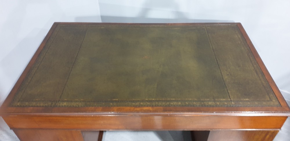 Very Nice Mahogany Pedestal Desk View XII