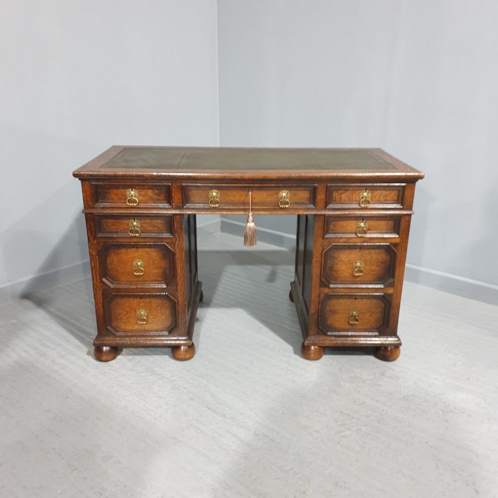 Superb Oak Pedestal Desk