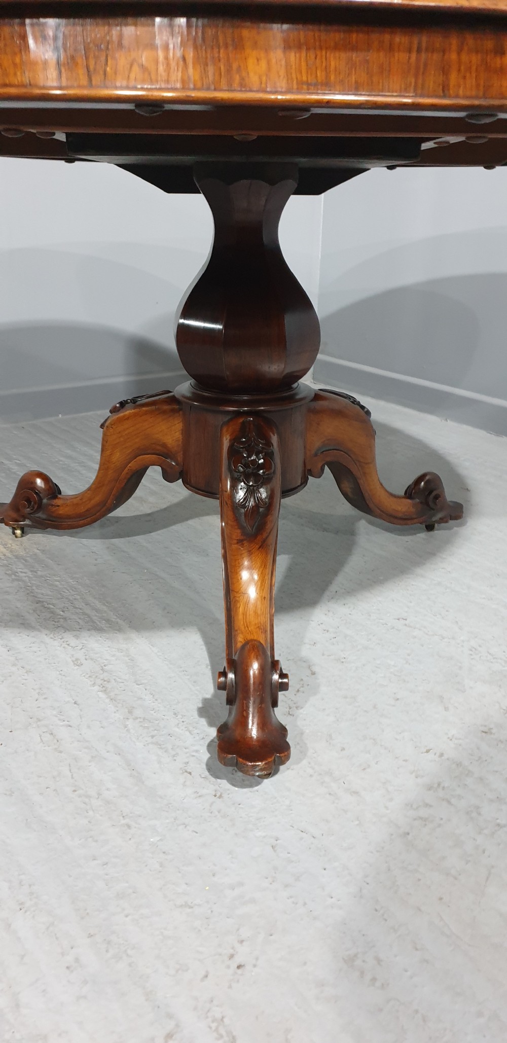 Excellent Quality Rosewood Centre Dining Table View VI