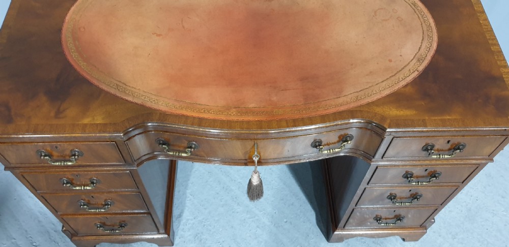 Superb Mahogany Pedestal Desk View X
