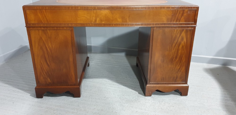 Superb Mahogany Pedestal Desk View XIII