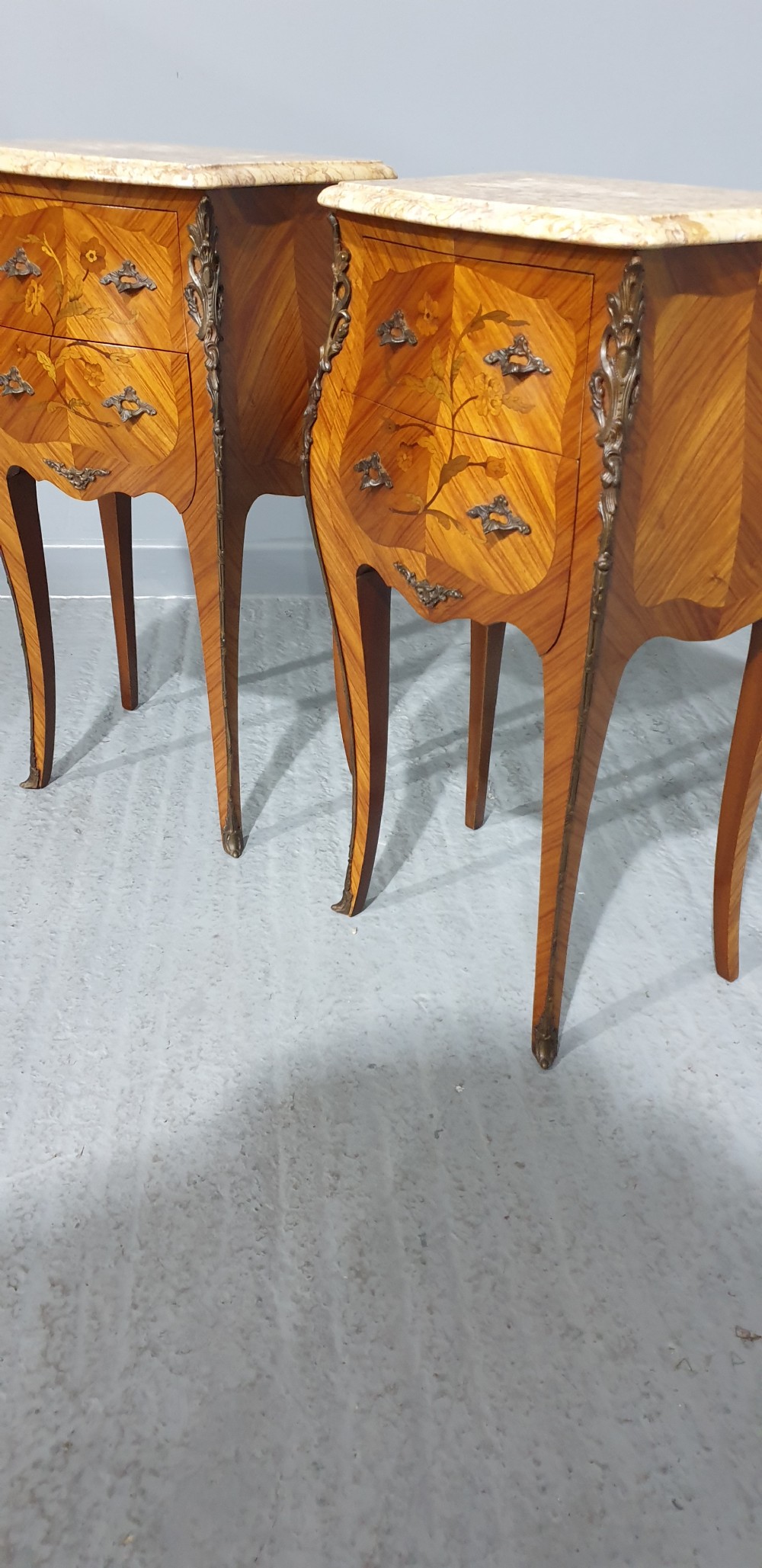 Pair of Quality French Bedside Lamp Chests of Drawers View VIII