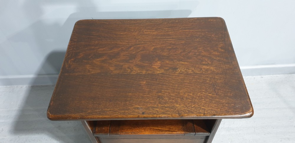 Oak Monks Bench of Small Proportions View VIII