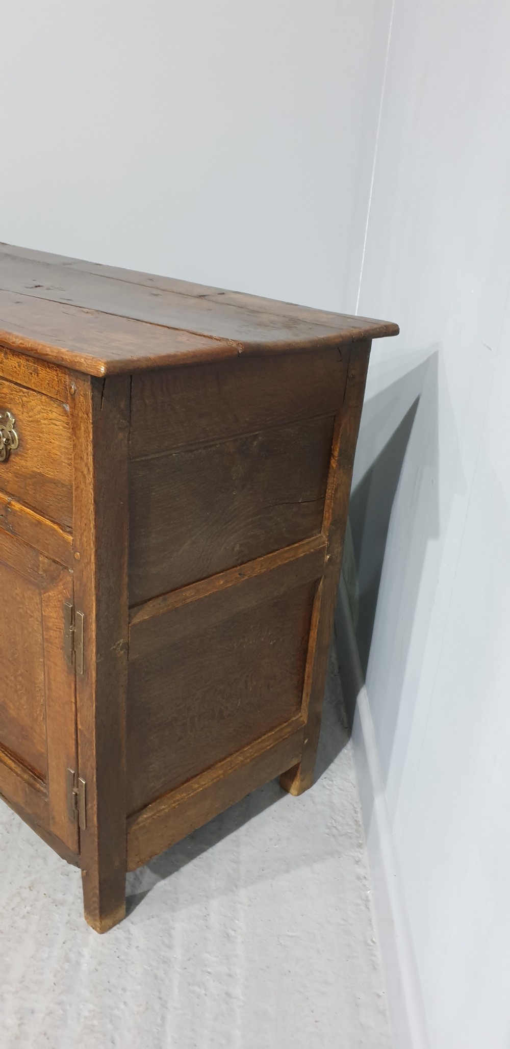 Lovely Georgian Oak Dresser Base View VI