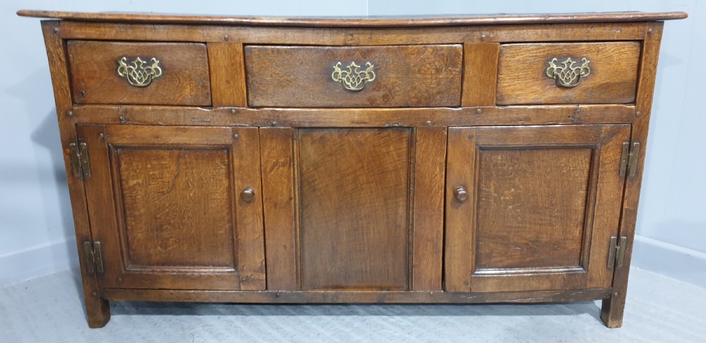 Lovely Georgian Oak Dresser Base View VII