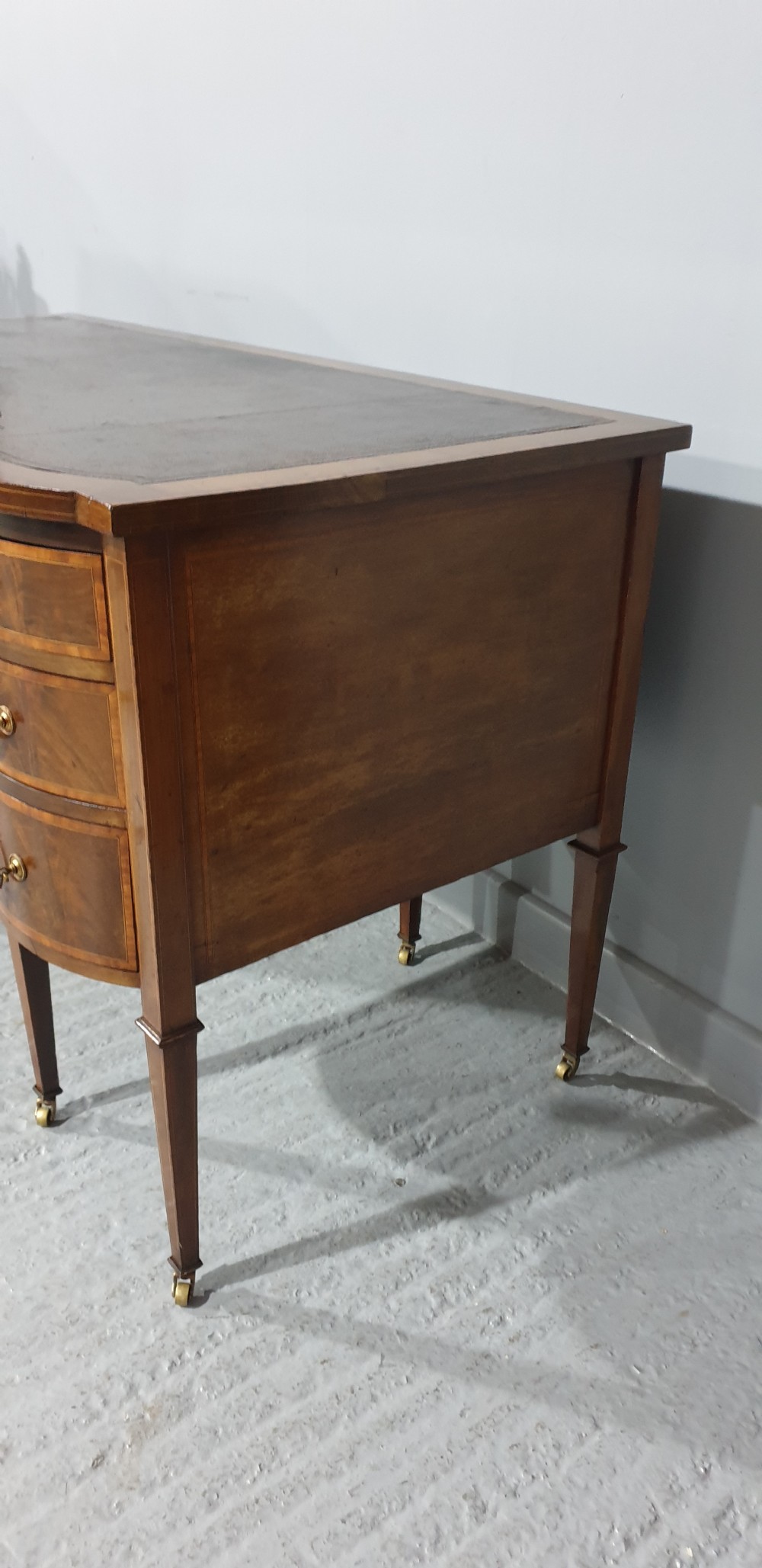 Super Inlaid Mahogany Kneehole desk View VII