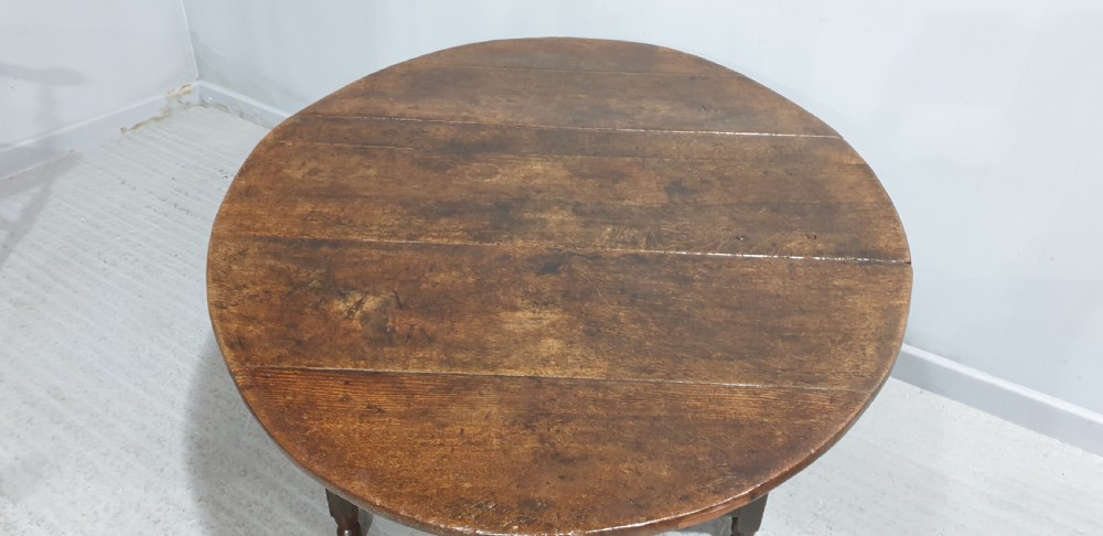Very Good Oak Gate Leg Dining Table View III