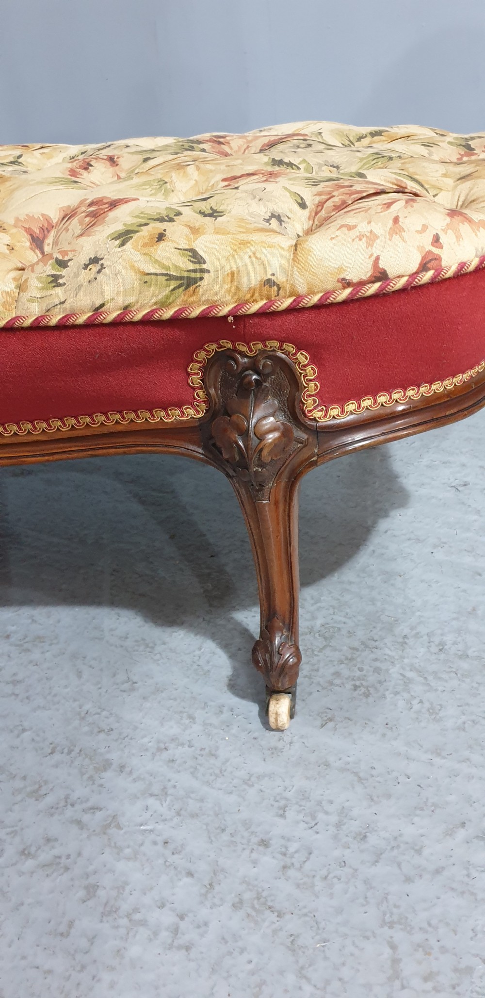 Super Victorian Mahogany Day Bed Chaise Lounge View III