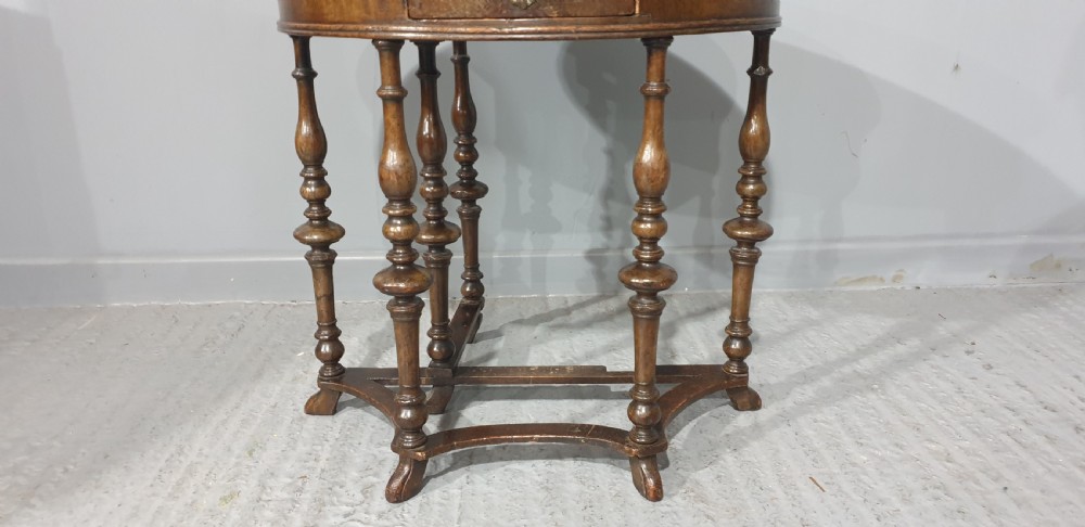 Super C18th Credence Table View II