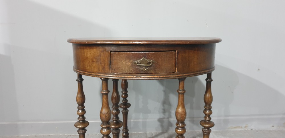 Super C18th Credence Table View III