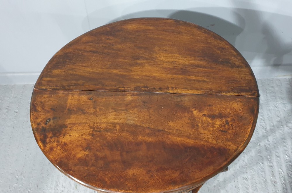 Super C18th Credence Table View V