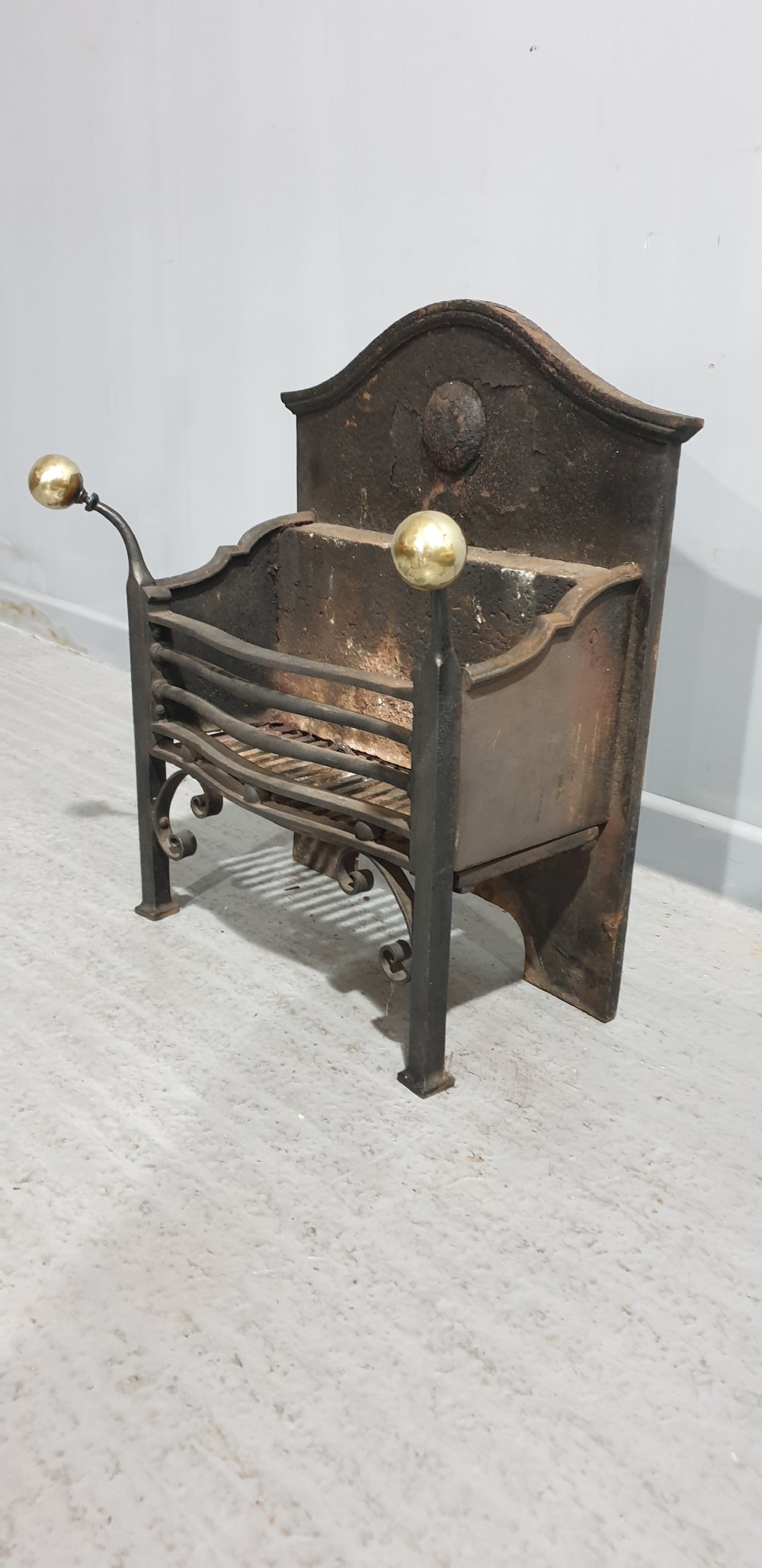 Good Art Noveau Cast Iron Grate View VII