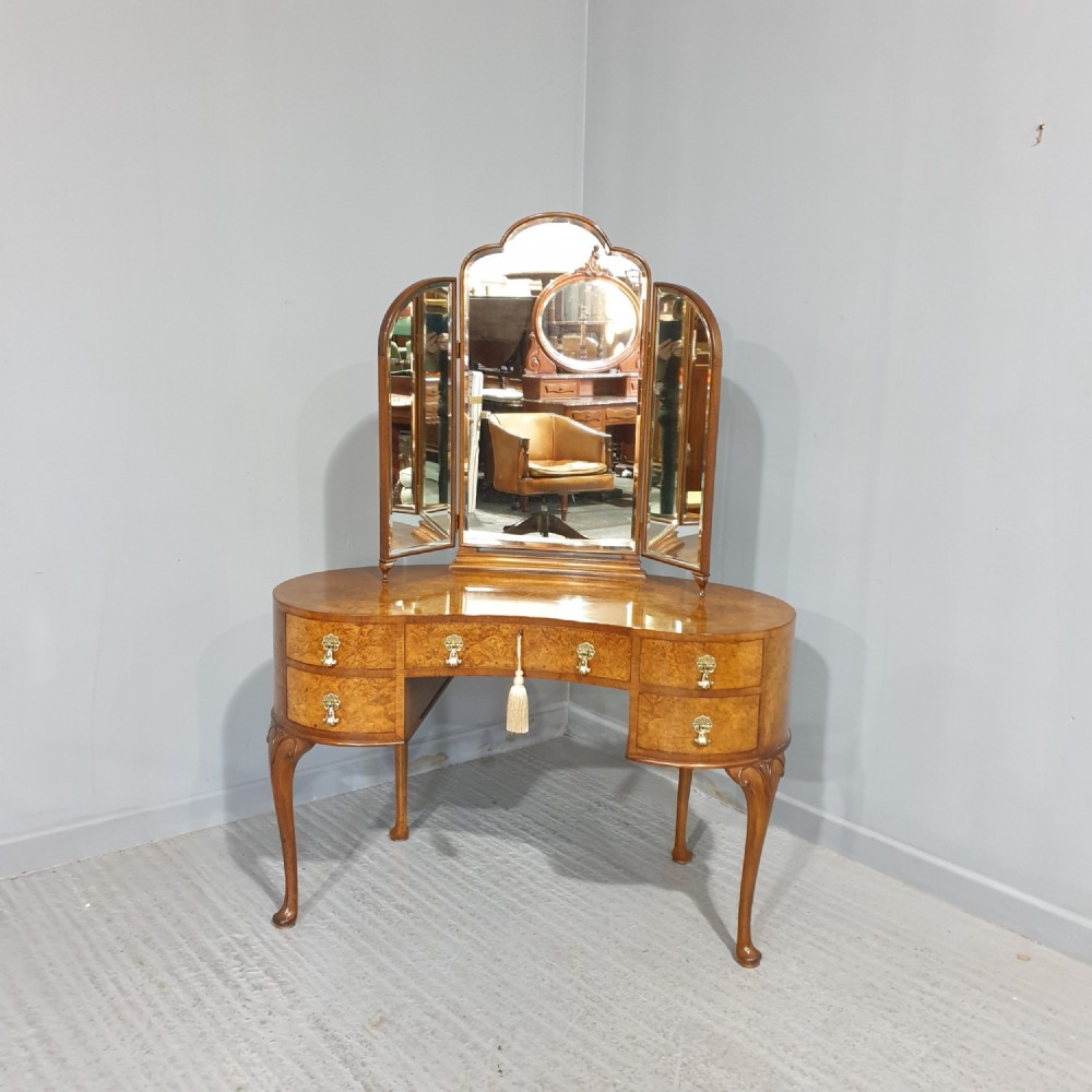 Super Burr Walnut Queen Anne Dressing Table