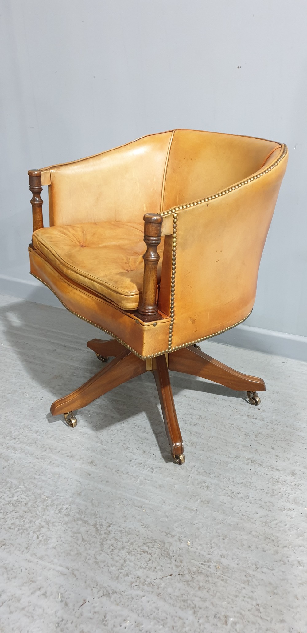 Very Good Leather Office Desk Chair View VI