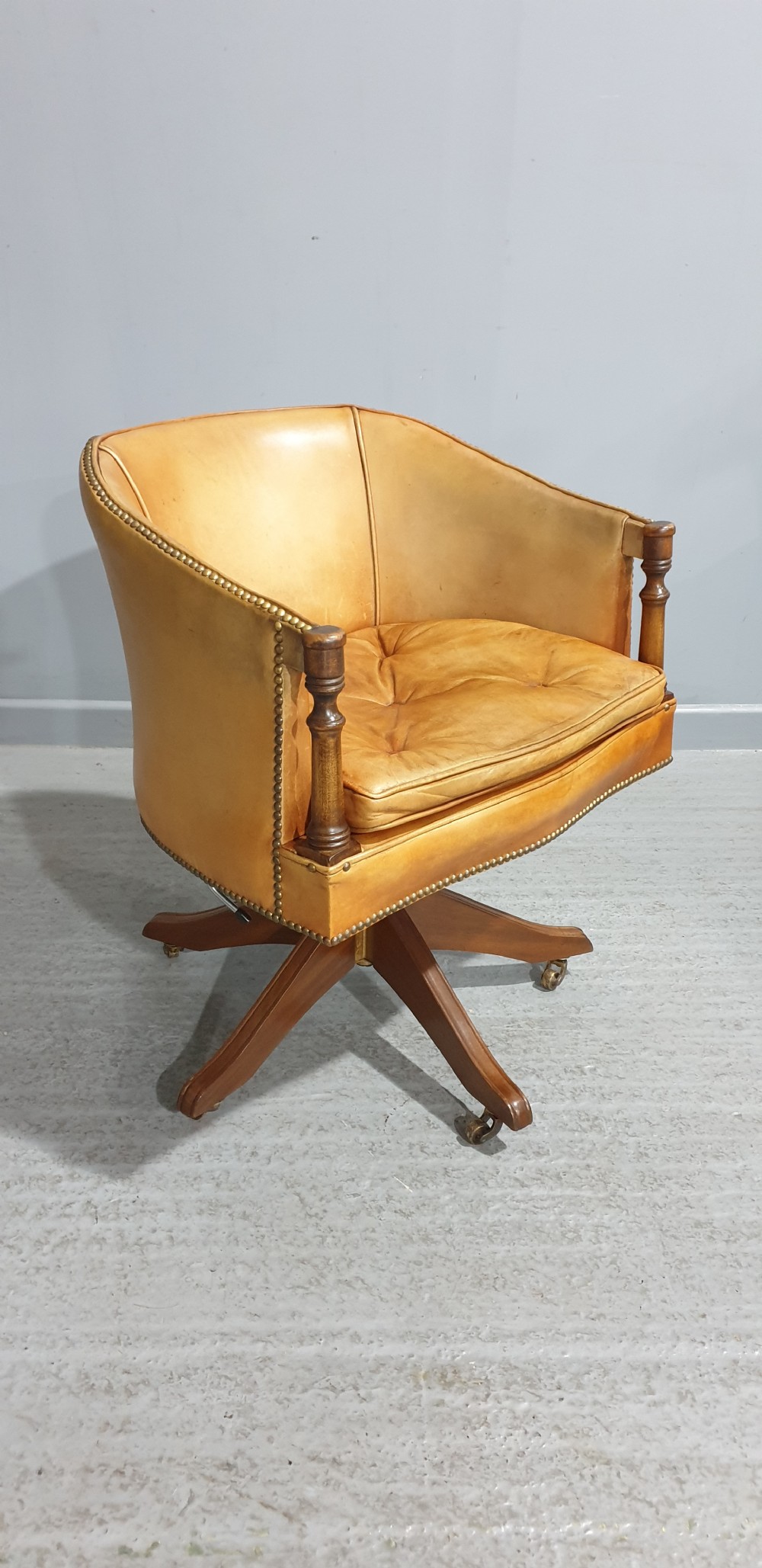 Very Good Leather Office Desk Chair View IX