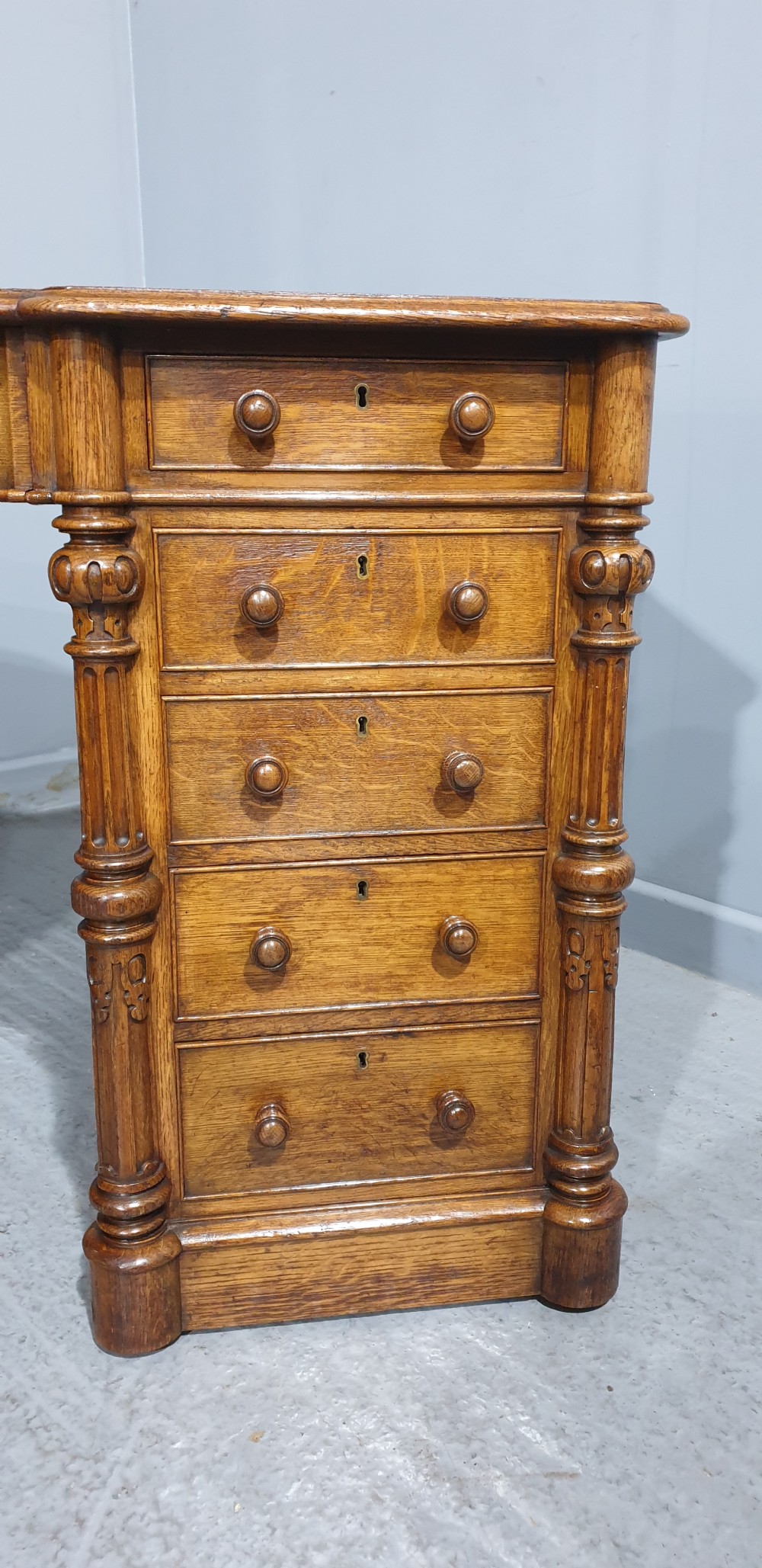 Top Quality Oak Kneehole Desk View V
