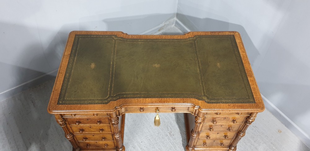 Top Quality Oak Kneehole Desk View VII