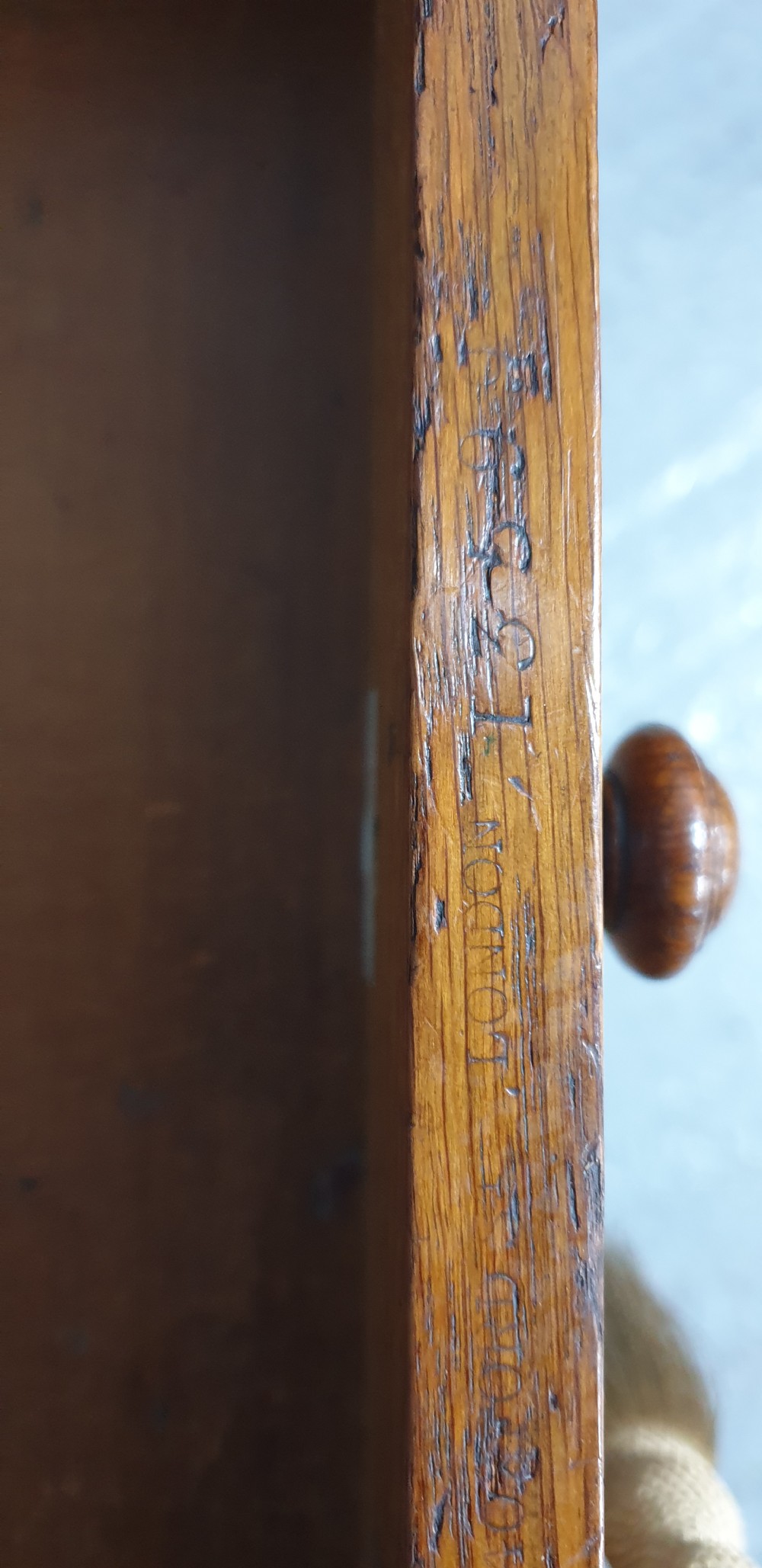 Top Quality Oak Kneehole Desk View XIV