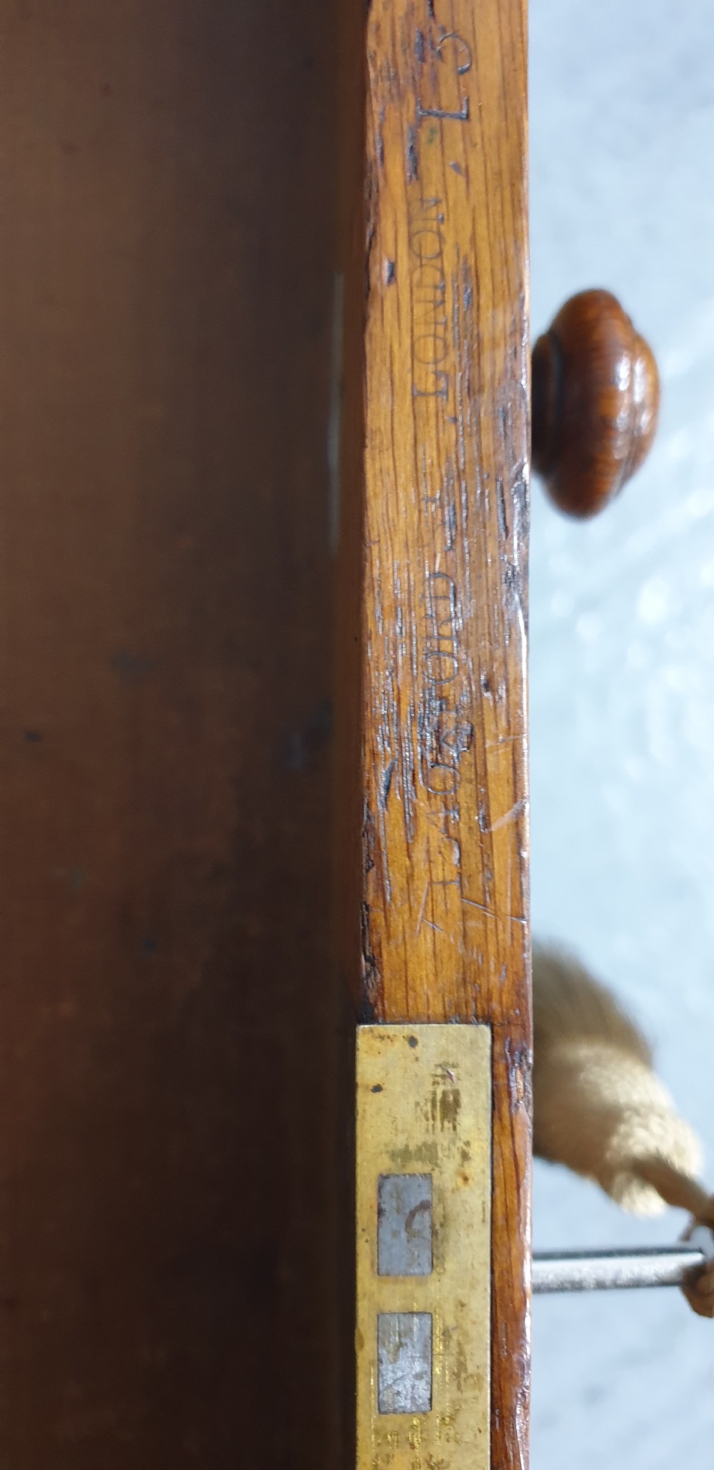 Top Quality Oak Kneehole Desk View XV