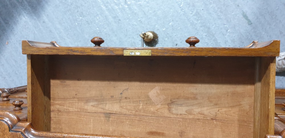 Top Quality Oak Kneehole Desk View XVI