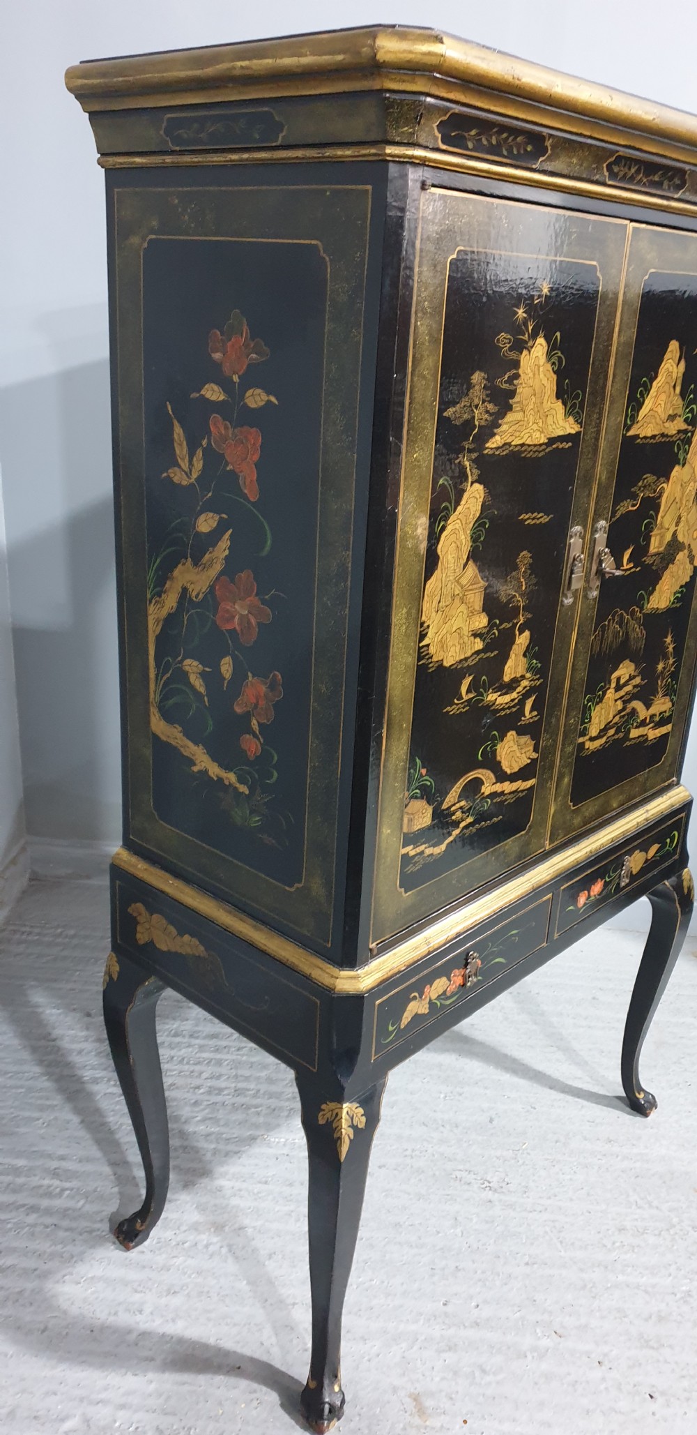 Super Black Laquered Chinoiserie Cabinet View VIII