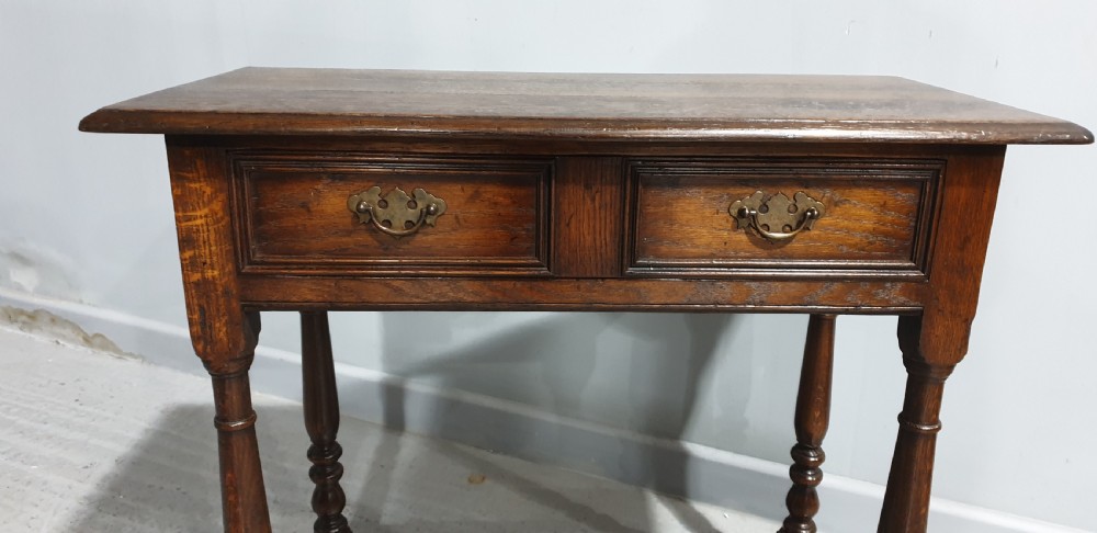 Small Oak Sidetable View IV