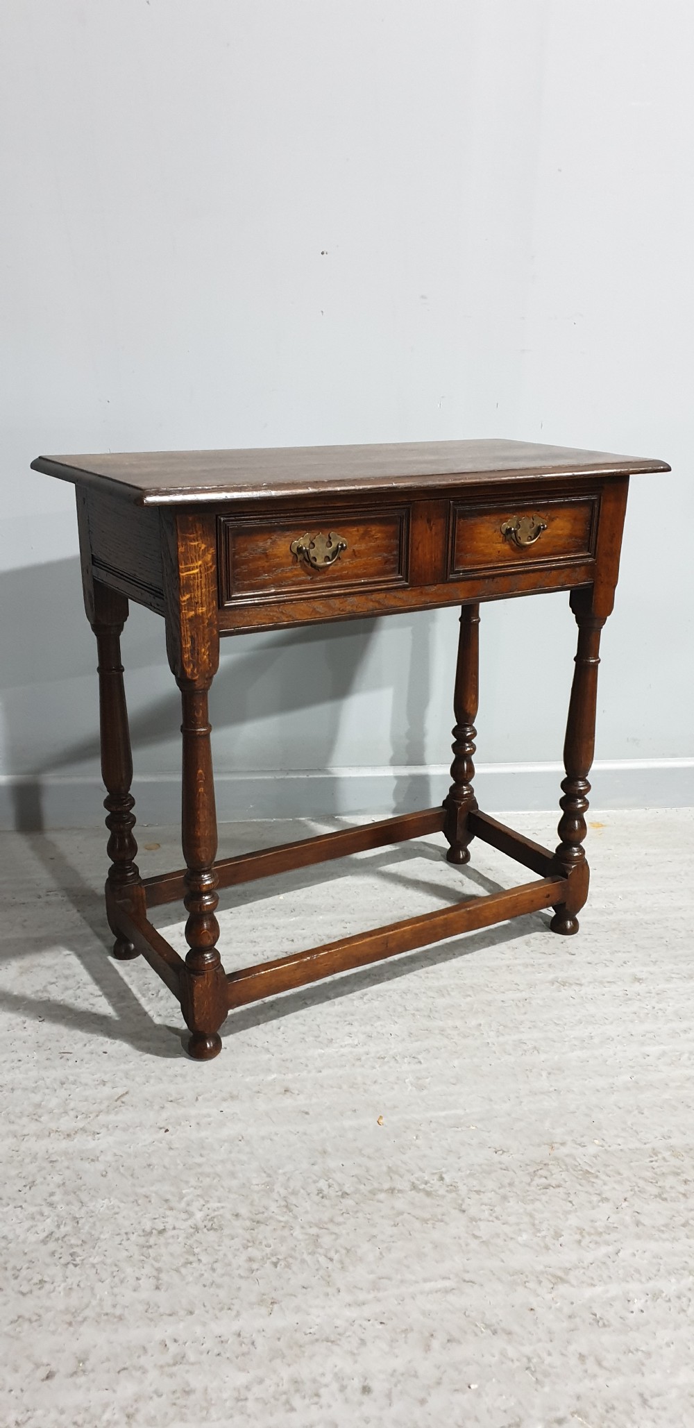 Small Oak Sidetable View VII
