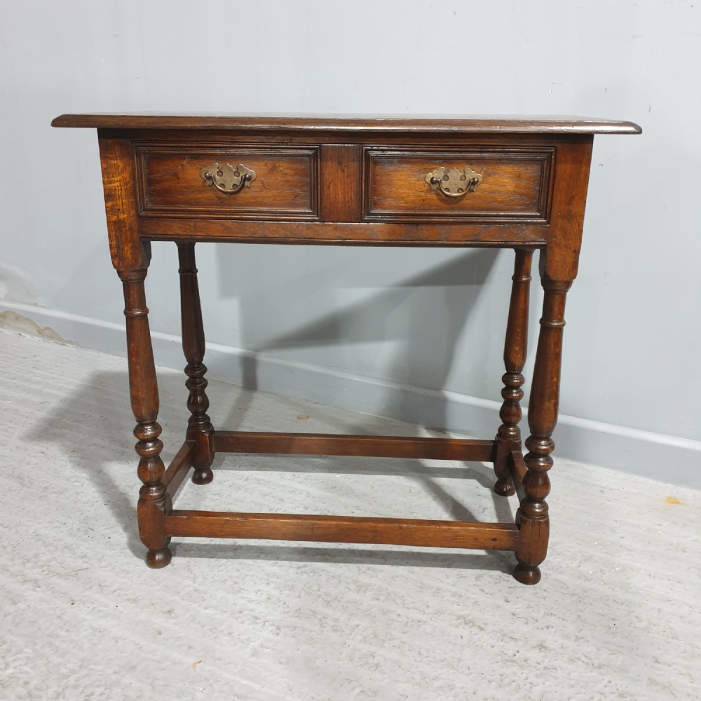 Small Oak Sidetable