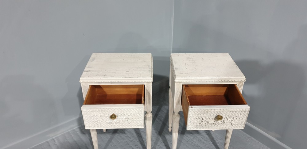 Very Good Pair French Painted Bedside Lamp Chests View X