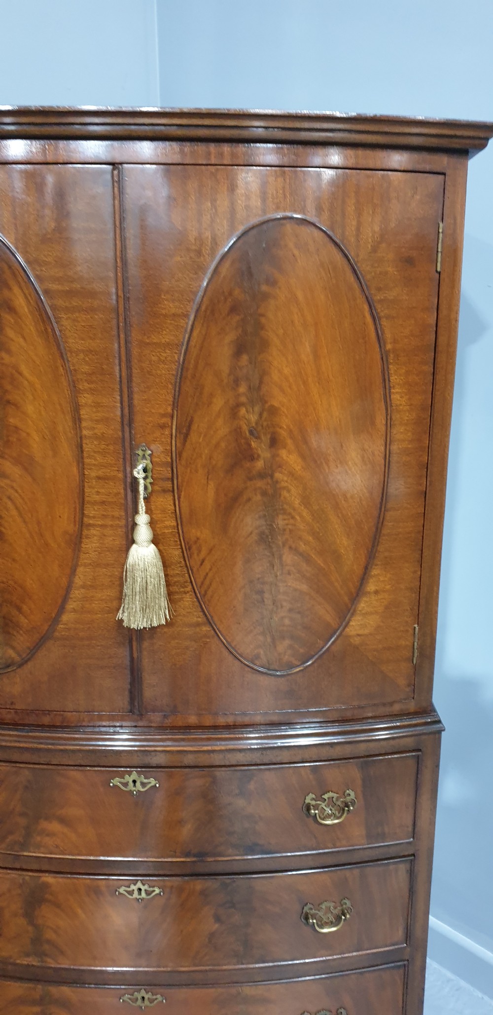 Super Bowed Mahogany Linen Press View III